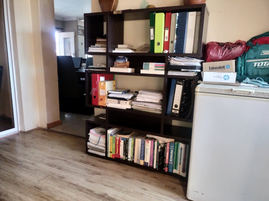  Bedroom Property for Sale in Silwood Heights Western Cape